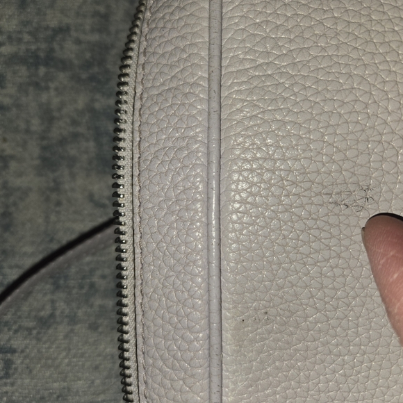 Michael Kors Crossbody Bag! - Picture 6 of 7